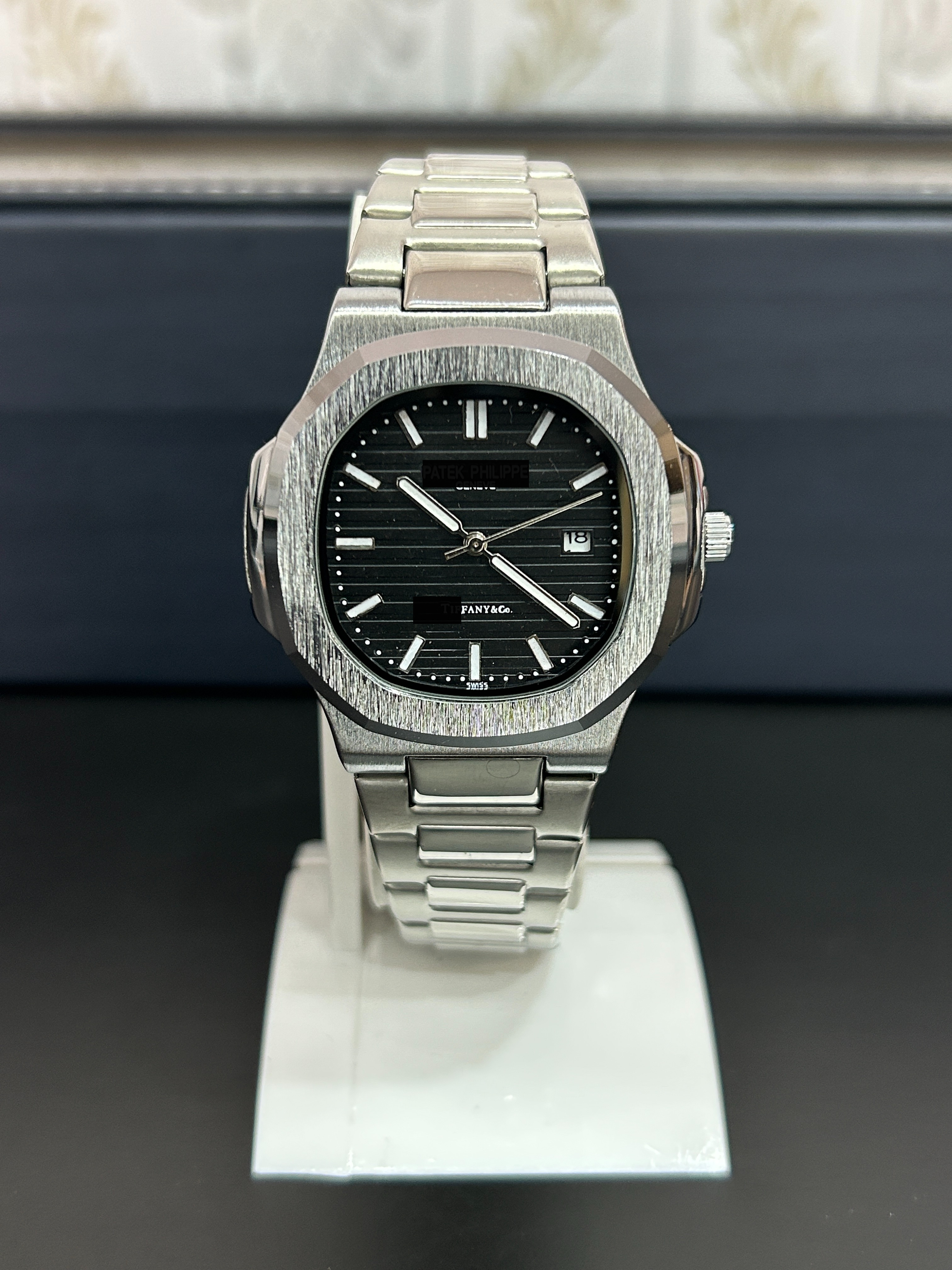 Nout  Black Dial & Silver Chain