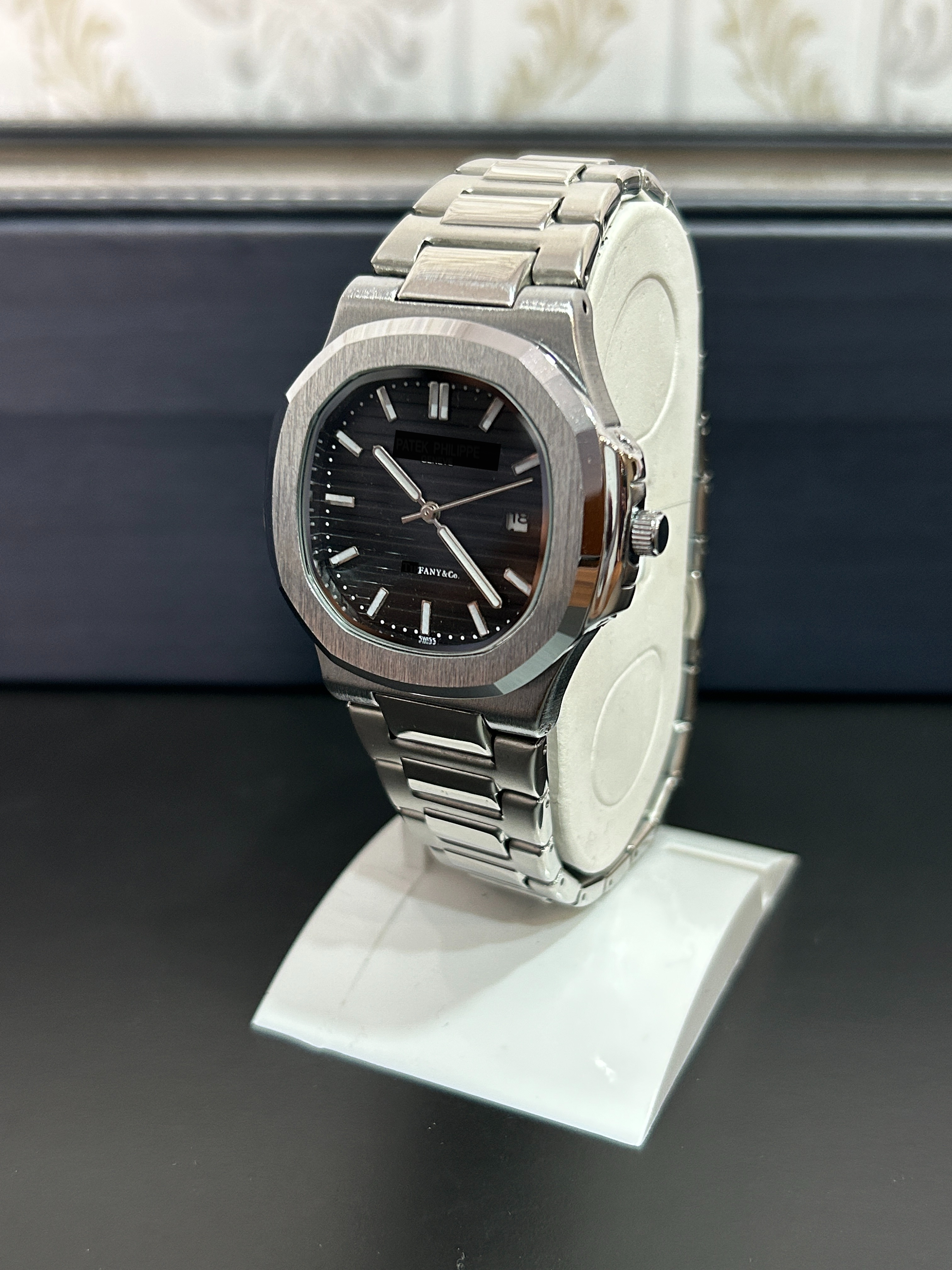 Nout  Black Dial & Silver Chain
