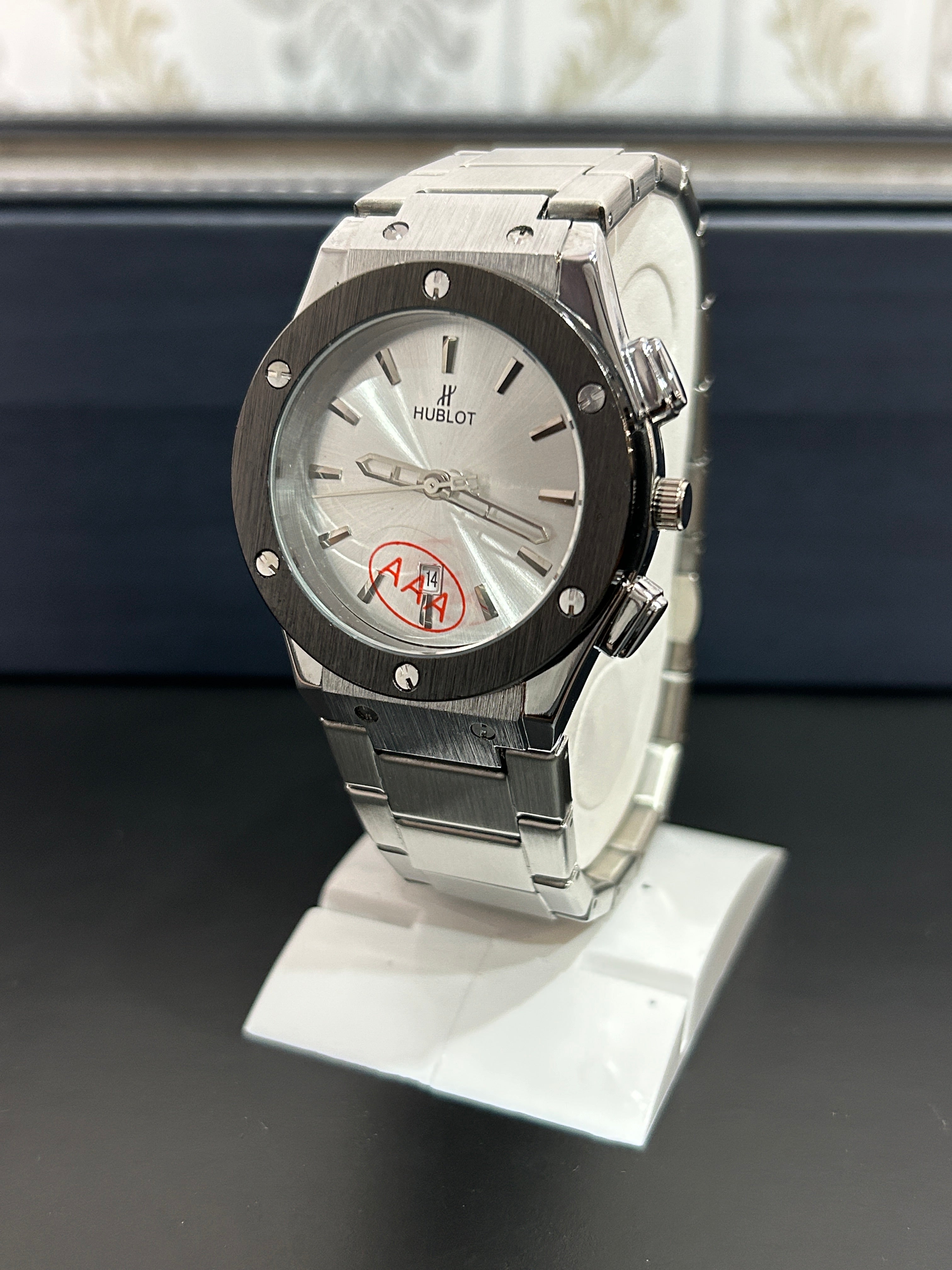Hub White Dial & Silver Chain